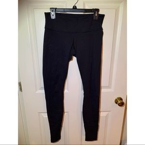 Black Lululemon leggings mid rise 28” inseam